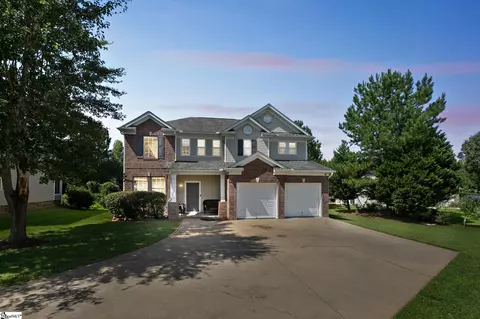 822 S Edisto River Dr, Roebuck, SC 29376