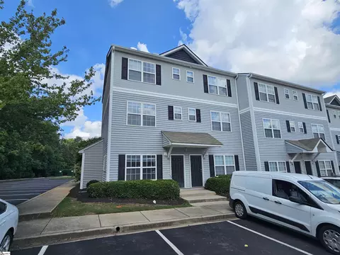 118 University Village Dr, Central, SC 29630