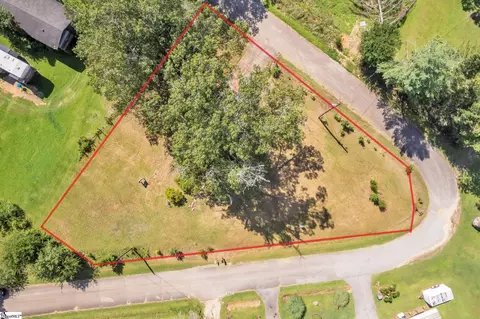 42 S Lynwood Dr, Travelers Rest, SC 29690