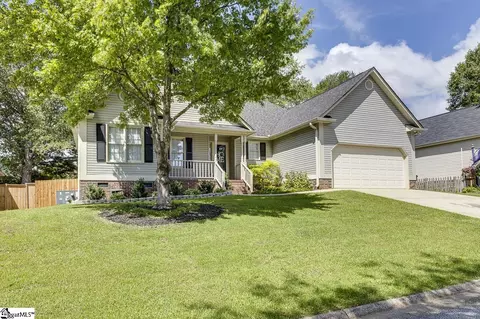 11 Feltner Ln, Fountain Inn, SC 29644