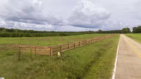 002 Young Rd, Clinton, SC 29325 photo 3