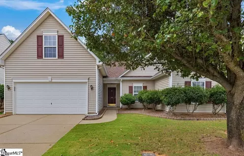 104 Scotsburn Ct, Simpsonville, SC 29681