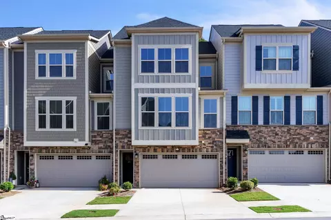 20 Questover Dr, Greenville, SC 29607