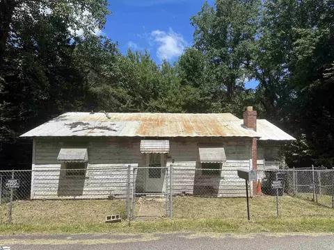 810 Raymond Ave, Anderson, SC 29625