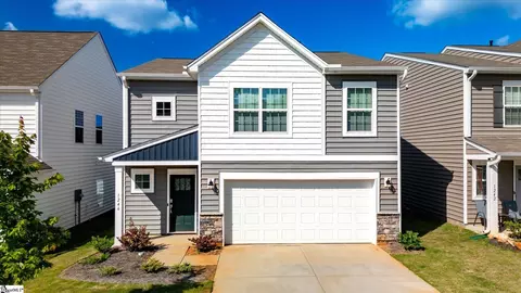 1246 Kilead Ct, Boiling Springs, SC 29316