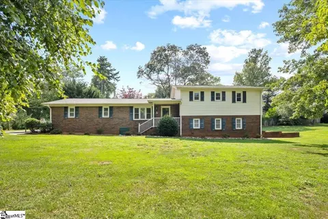 302 Ridgewood St, Easley, SC 29642