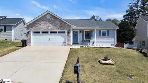 128 Kingscreek Dr, Greer, SC 29650