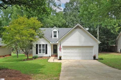 311 Dalewood Dr, Simpsonville, SC 29681