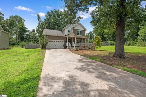 728 Richbourg Rd, Greenville, SC 29615