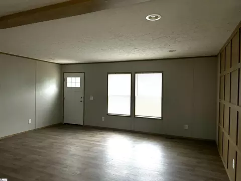 365 Buncombe Rd, Enoree, SC 29335 photo 7
