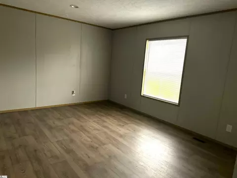365 Buncombe Rd, Enoree, SC 29335 photo 14