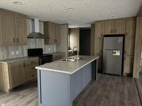 365 Buncombe Rd, Enoree, SC 29335 photo 8