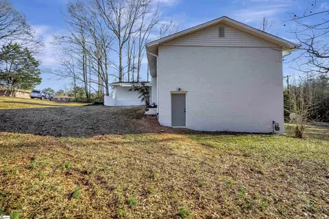 Exterior - 115 Roberts Dr, Anderson, SC 29621 photo 7 of 8