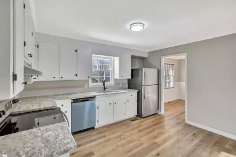 Kitchen - 115 Roberts Dr, Anderson, SC 29621 photo 1 of 3