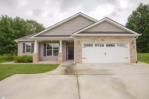 421 Woodfield Dr, Piedmont, SC 29673