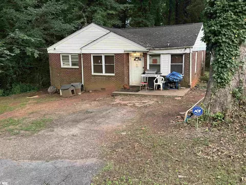 105 Pear St, Greenville, SC 29609