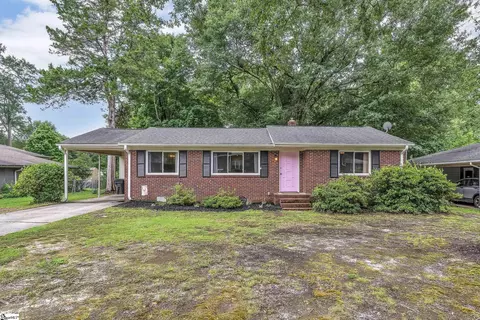 8 Forestdale Dr, Taylors, SC 29687