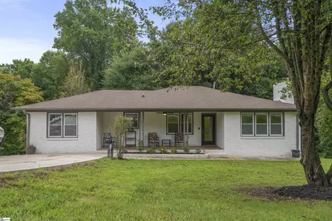 102 American Legion Rd, Greer, SC 29651