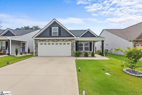 810 Highland View Rd, Boiling Springs, SC 29316