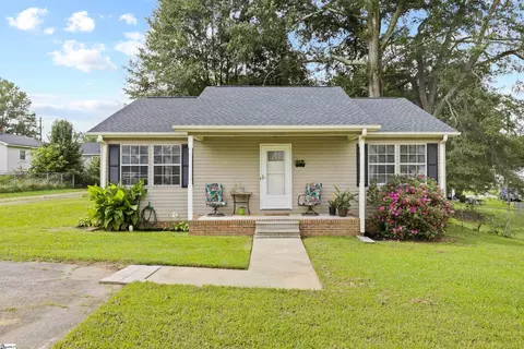 1 Littlejohn St # B, Inman, SC 29349