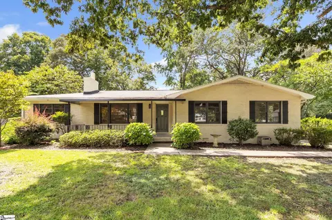 9 Ridgewood Dr, Greenville, SC 29615
