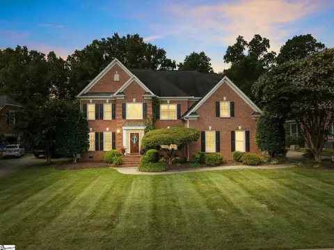 221 Huddersfield Dr, Simpsonville, SC 29681