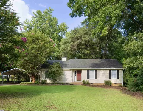 103 Oak Dr, Greer, SC 29650
