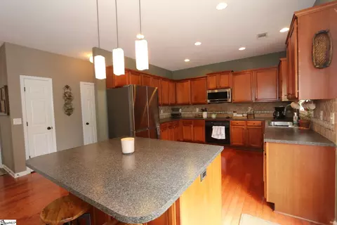 Kitchen - 404 Eelgrass Ct, Simpsonville, SC 29680 photo 1 of 2