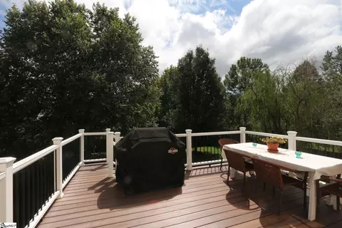 Exterior - 404 Eelgrass Ct, Simpsonville, SC 29680 photo 6 of 7