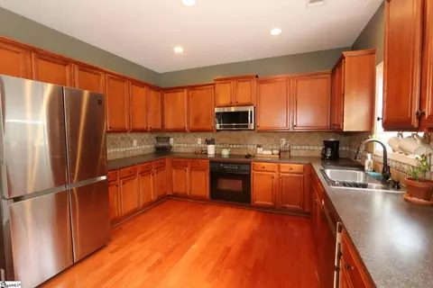 Kitchen - 404 Eelgrass Ct, Simpsonville, SC 29680 photo 2 of 2