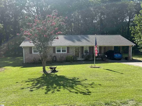 66 Skyland Dr, Clinton, SC 29325