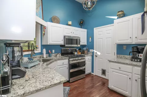 209 Cliffstone Dr, Easley, SC 29640 photo 13