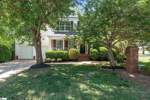 2 Summer Glen Dr, Simpsonville, SC 29681