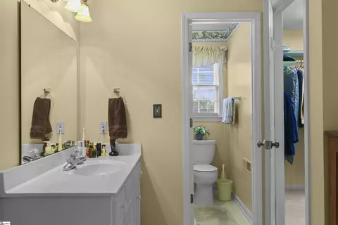 Bath - 190 Quail Haven Dr, Easley, SC 29642 photo 1 of 3