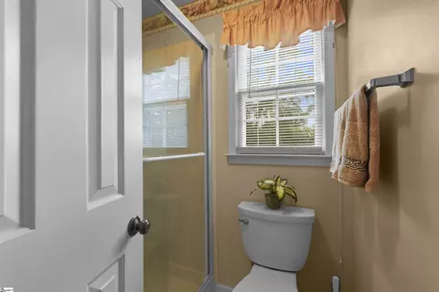 Bath - 190 Quail Haven Dr, Easley, SC 29642 photo 2 of 3