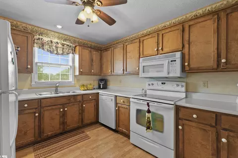 Kitchen - 190 Quail Haven Dr, Easley, SC 29642 photo 2 of 2