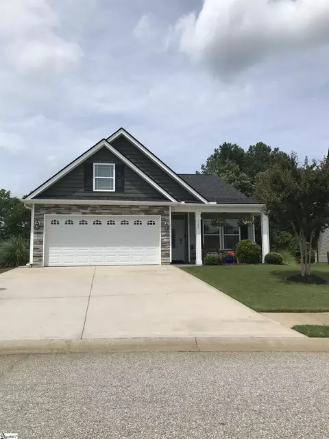 562 Ridgeville Crossing Dr, Inman, SC 29349