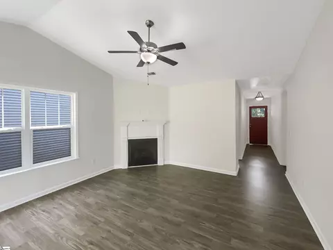 225 Everard Ln, Greer, SC 29650 photo 4