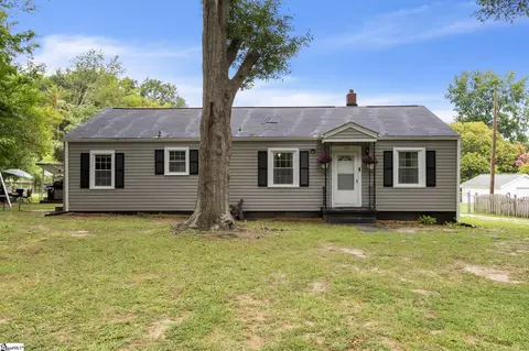 107 Piedmont Ave, Taylors, SC 29687