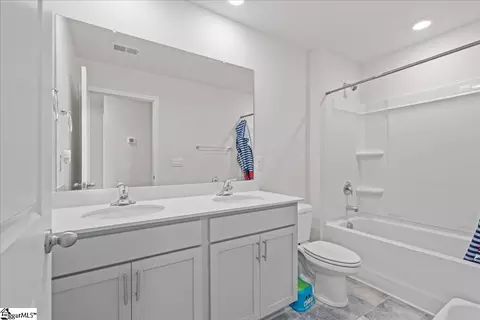 Bath - 125 Rustic Ridge Dr, Easley, SC 29640 photo 2 of 3