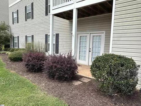 401 Mckenna Cir, Greenville, SC 29615