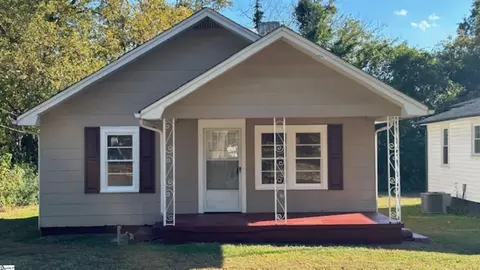 119 Buncombe St, Greer, SC 29650