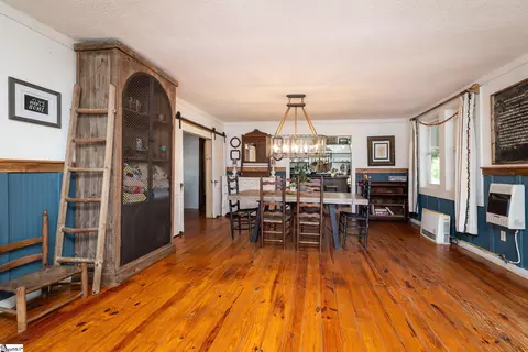 Dining - 131 Stephens Rd, Pickens, SC 29671 photo 2 of 3