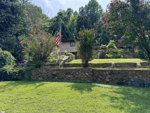 225 West Dr, Travelers Rest, SC 29690