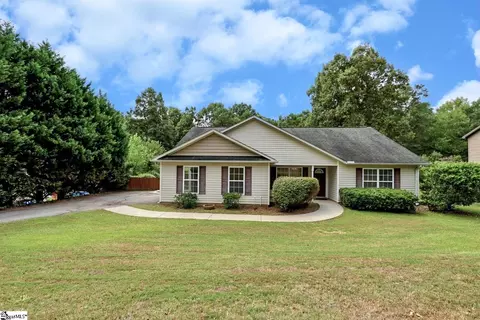 108 Redcoat Ct, Simpsonville, SC 29680