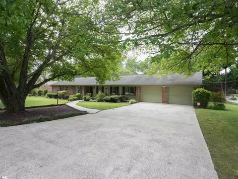 2 Gary Ave, Taylors, SC 29687