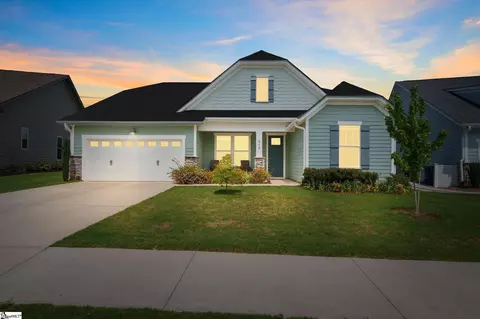 210 Durness Dr, Simpsonville, SC 29681