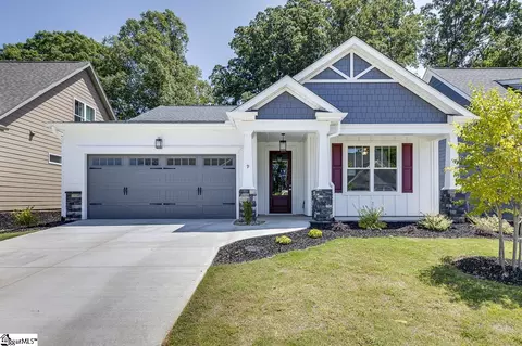 9 Pineglen Ct, Simpsonville, SC 29680