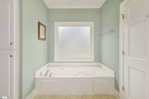 Bath - 322 New Tarleton Way, Greer, SC 29650 photo 2 of 3