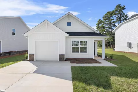 108 Southern Magnolia Ln, Laurens, SC 29360